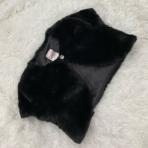 Nannette Kids faux fur black shawl size 6x